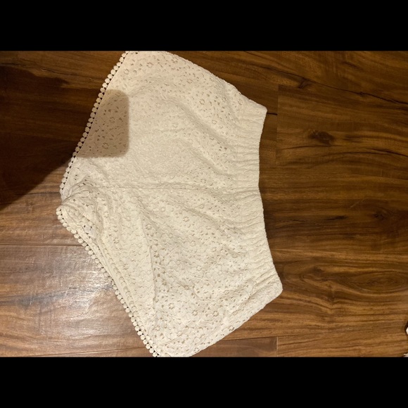Forever 21 Shorts - Picture 2 of 4
